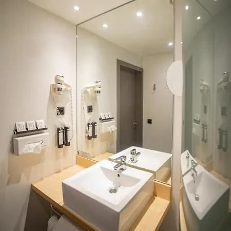 & Alize Hotel